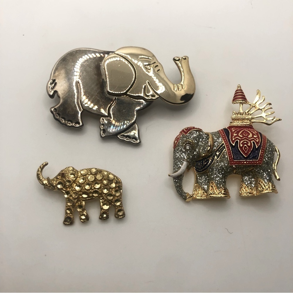 X3 Vtg Elephant Brooch Bundle x1 Silver atone x2 Gold Tone